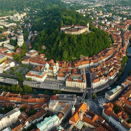 Little Plaza Centre 卢布尔雅那