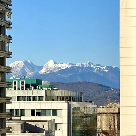 Little Plaza Centre *