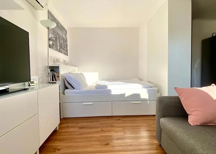 Little Plaza Centre Apartmán *