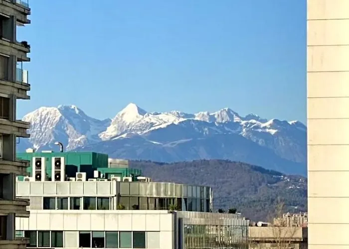 Little Plaza Centre *